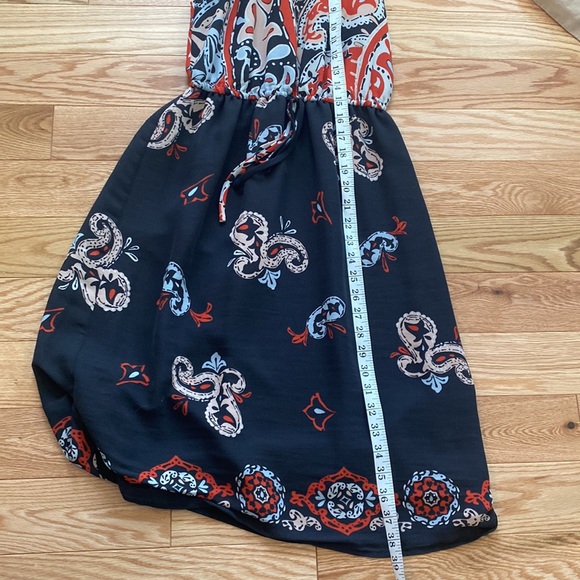 Lovely halter dress - Picture 7 of 11